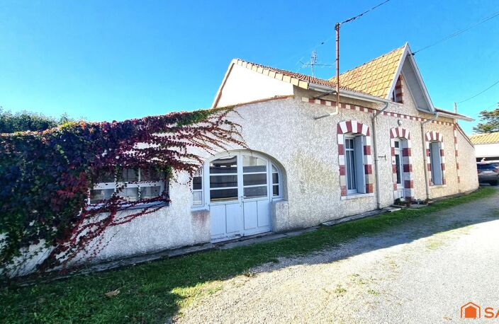 3 maisons: Ensemble immobilier au calme en plein centre. — photo 3