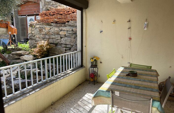 Maison de village avec terrasse couverte — photo 2