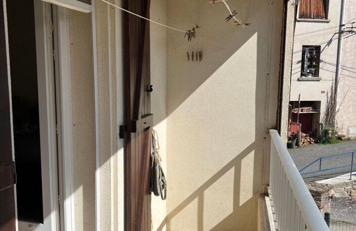 Maison de village avec terrasse couverte — photo 3