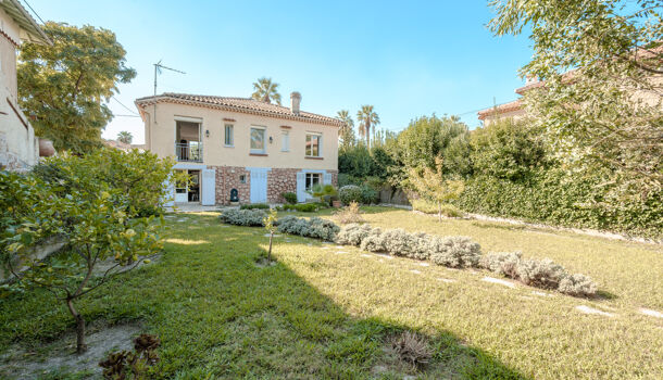 Villa / Maison 6 pièces  à vendre Hyères 83400