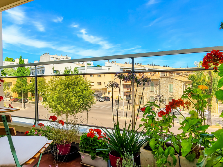 APPARTEMENT T3 AVEC ASCENSEUR, LOGGIA, PROCHE JARDINS DE LA — photo 1