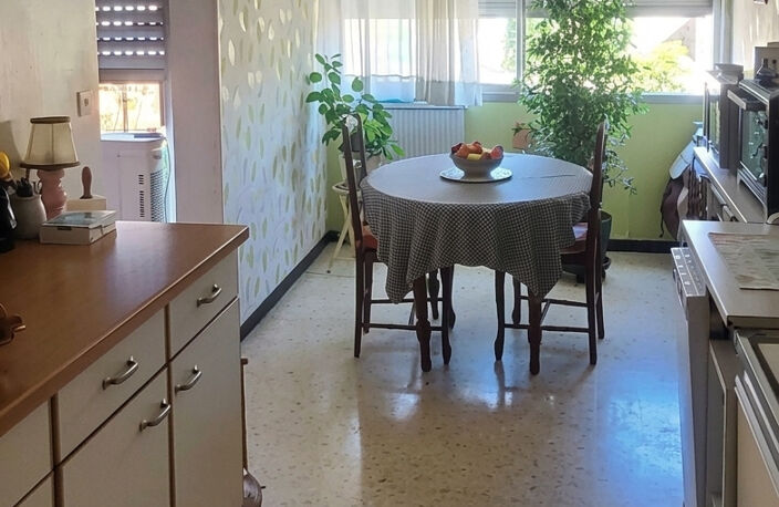APPARTEMENT T3 AVEC LOGGIA, ASCENSEUR, PROCHE JARDINS DE LA — photo 4
