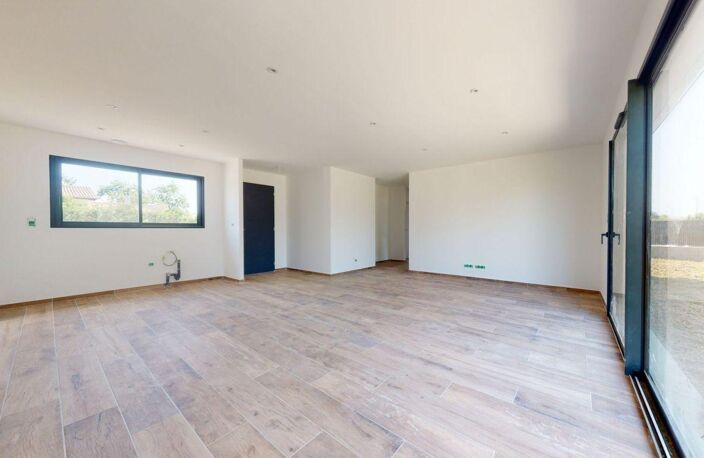 Villa — photo 2
