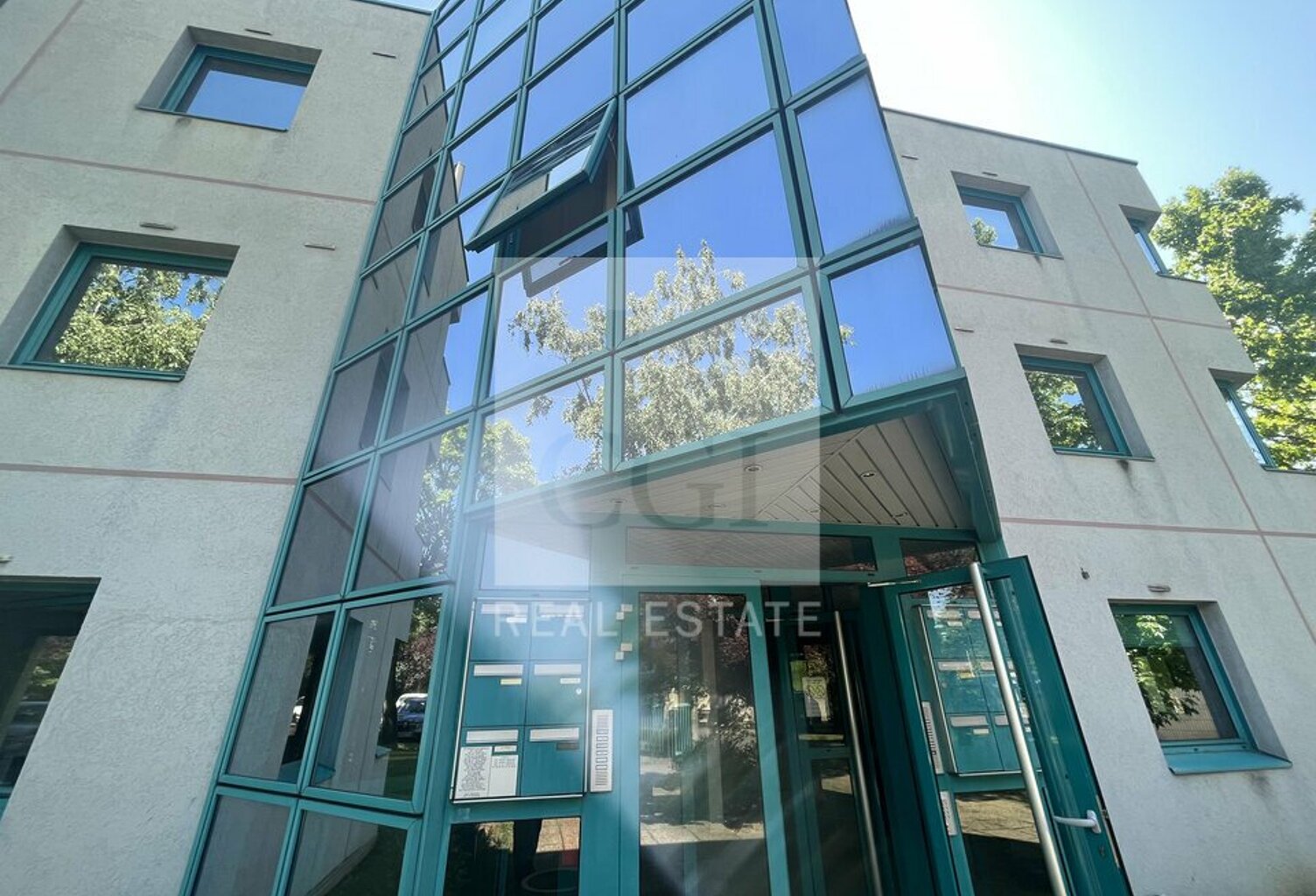 BUREAUX à LOUER — photo 1
