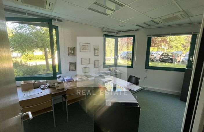 BUREAUX à LOUER — photo 2