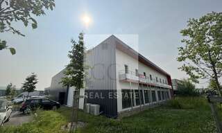 Commerce  475 m² à louer à Genay (69730)