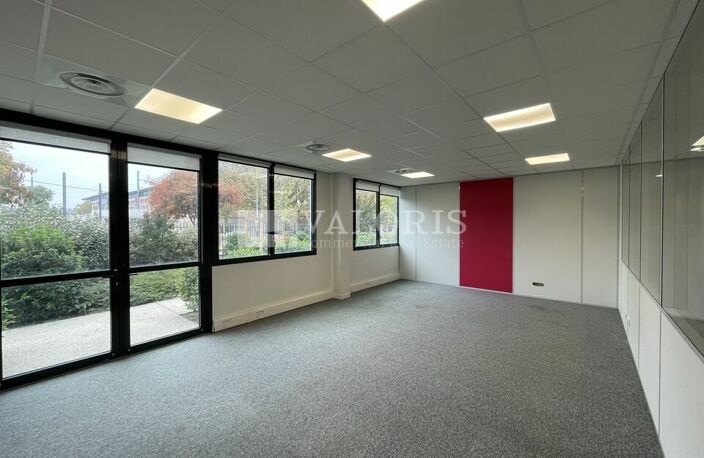 BUREAUX à LOUER — photo 2