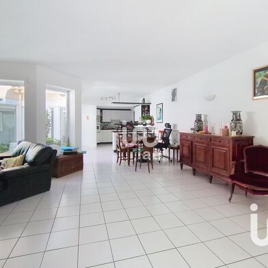 Maison 5 pièces 990000 €