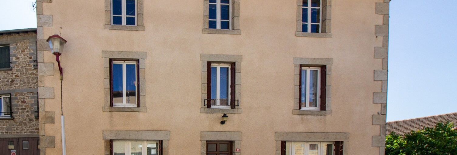 Maison 7 Pièces 142 m² à vendre à Marat (63480)