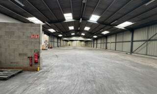 Commerce  1375 m² à louer à Saint-Avertin (37550)