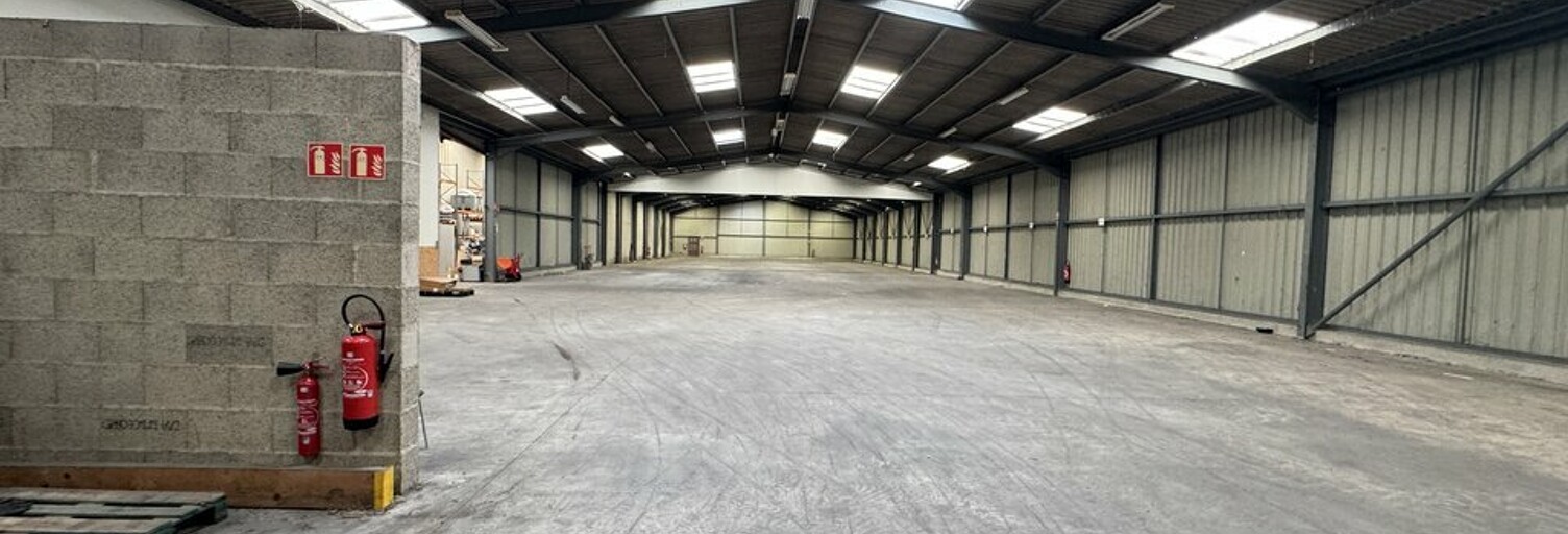 Commerce  1375 m² à louer à Saint-Avertin (37550)