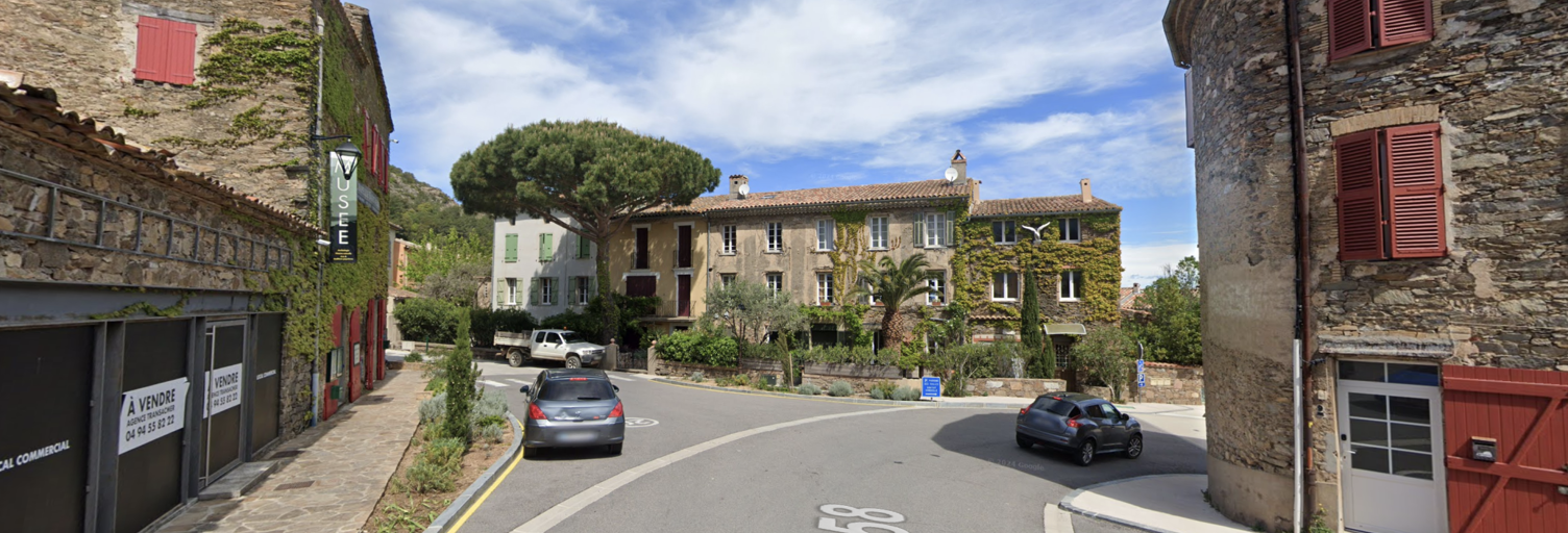 Garage  62 m² à vendre à La Garde-Freinet (83680)