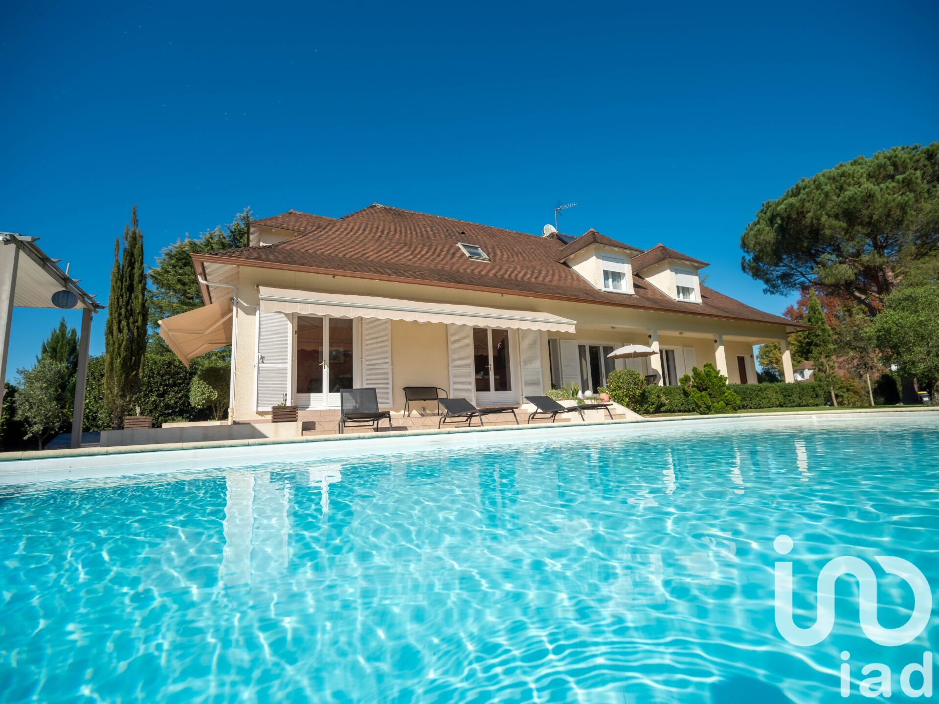 Navarrenx - 230m² - 7p. - 3ch.