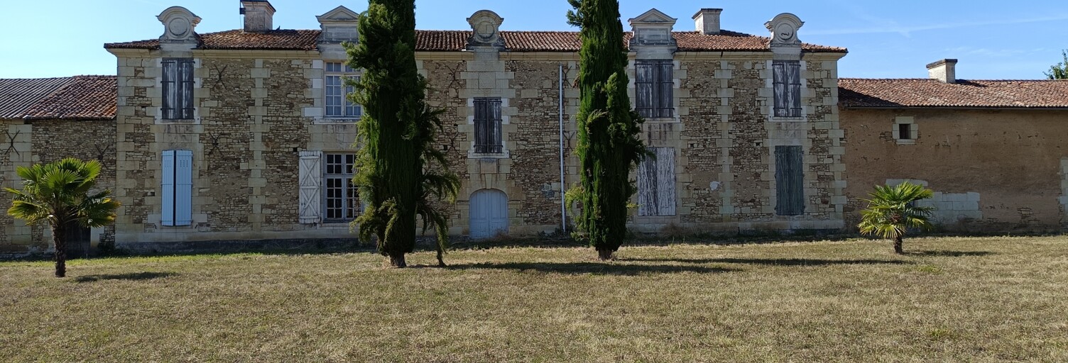 Maison 11 Pièces 256 m² à vendre à Arçay (86200)