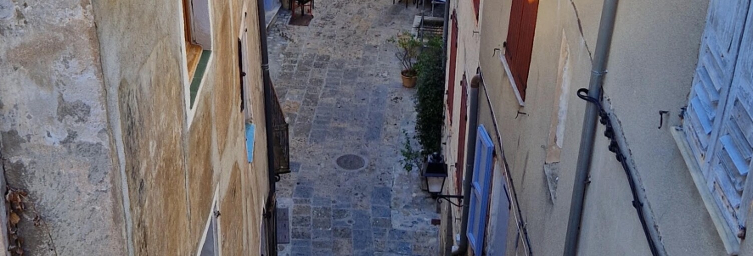 Appartement 1 Pièce 31 m² à vendre à Entrevaux (04320)