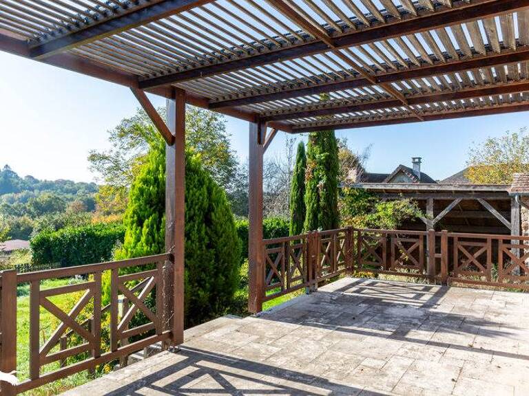Maison en pierre de 4 pièces principales — photo 1