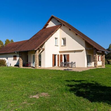 Maison 7 pièces 359040 €