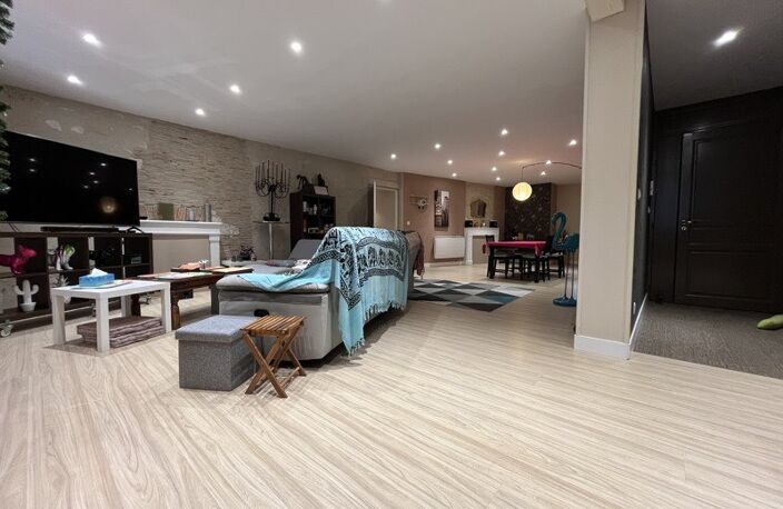 Vente immeuble   La Rochefoucauld-en-Angoumois (16110) — photo 3