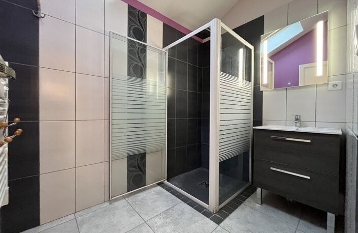 Vente immeuble   La Rochefoucauld-en-Angoumois (16110) — photo 5