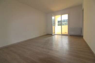 Appartement 3 pièces 815 €