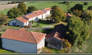 Maison 13 Pièces 422 m² à vendre à Montmoreau (16190)