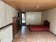 ENSEMBLE DE DEUX MAISONS DE VILLAGE A RESTAURER, COURETTE, GARAGE et JARDIN 785 m² — photo 4