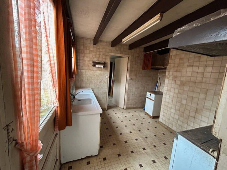 ENSEMBLE DE DEUX MAISONS DE VILLAGE A RESTAURER, COURETTE, GARAGE et JARDIN 785 m² — photo 1