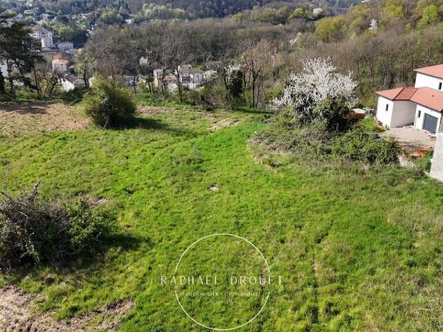 TERRAIN VIABILISE 2400 m2 - A BATIR - LIBRE CONSTRUCTEUR– ENVIRONNEMENT CAMPAGNE — photo du bien