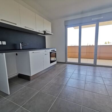 Appartement 3 pièces 845 €