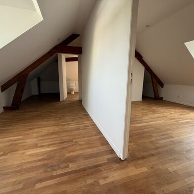 Maison 5 pièces 890 €