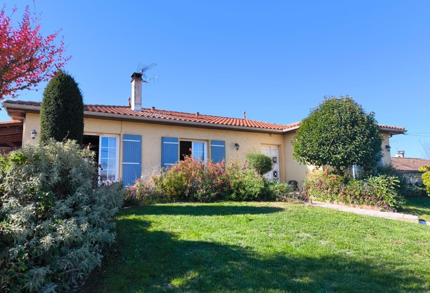 Maison à vendre 10 pièces avec Piscine NERCILLAC (16) — photo 1