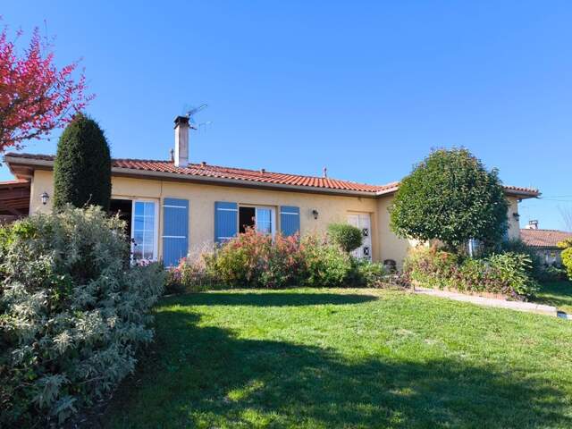 Maison à vendre 10 pièces avec Piscine NERCILLAC (16) — photo du bien