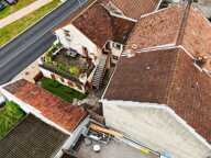 IMMEUBLE À FORT POTENTIEL LOCATIF – 257 m² – PLUSIEURS LOGEMENTS – 2 GARAGES – MONTMOROT — photo 3