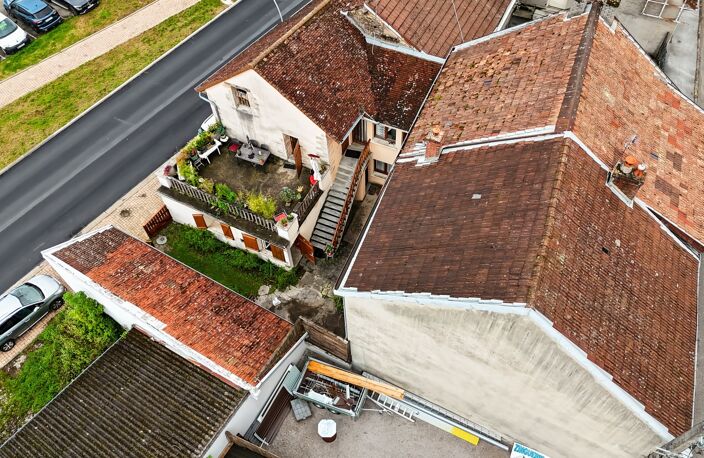 IMMEUBLE À FORT POTENTIEL LOCATIF – 257 m² – PLUSIEURS LOGEMENTS – 2 GARAGES – MONTMOROT — photo 3