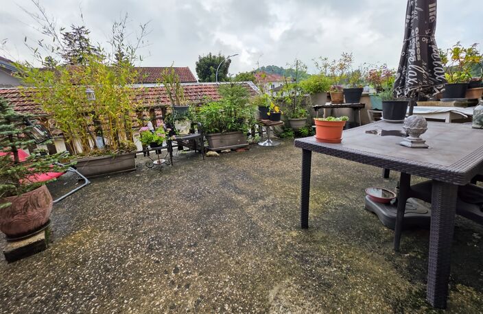 IMMEUBLE À FORT POTENTIEL LOCATIF – 257 m² – PLUSIEURS LOGEMENTS – 2 GARAGES – MONTMOROT — photo 5