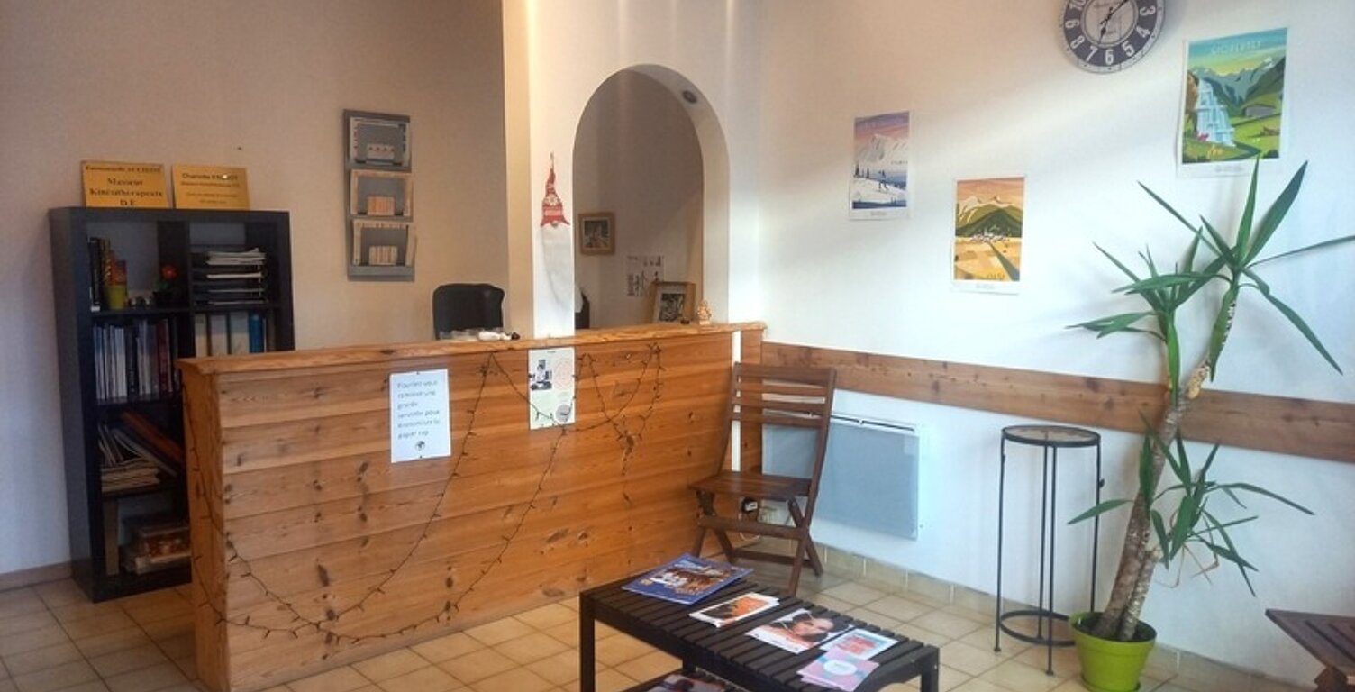À Vendre – Local commercial 71 m² - SAINT BONNET EN CHAMPSAUR ! — photo 1