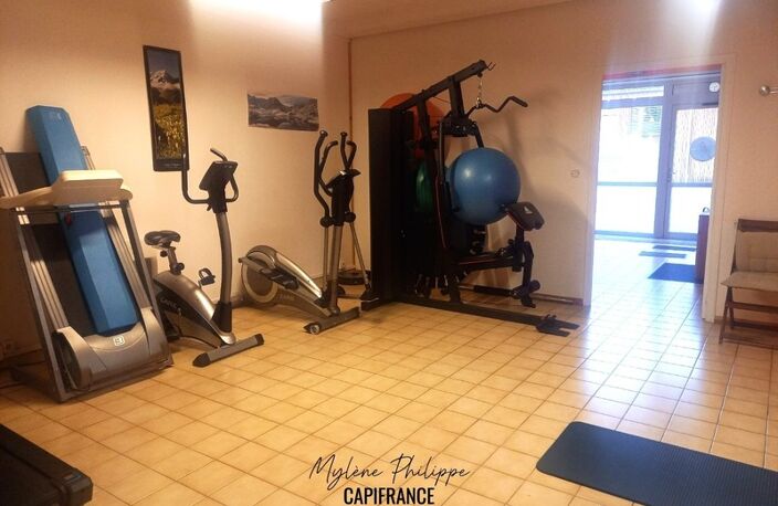 À Vendre – Local commercial 71 m² - SAINT BONNET EN CHAMPSAUR ! — photo 2