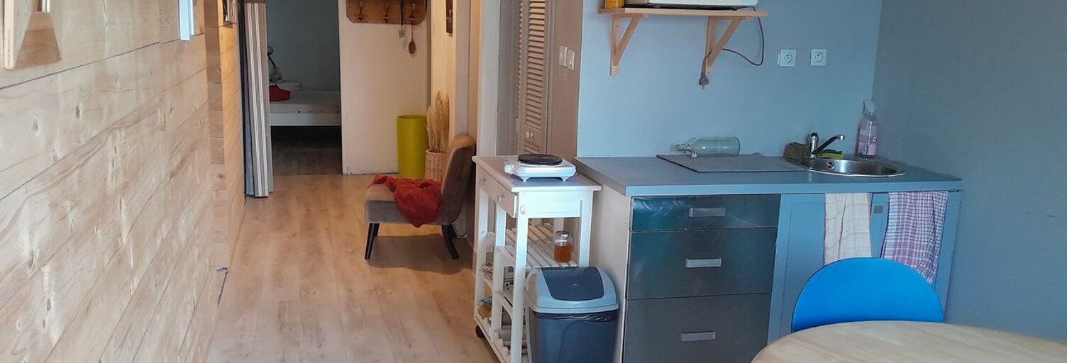 Appartement 1 Pièce 50 m² à louer à Saint-Quentin-Fallavier (38070)