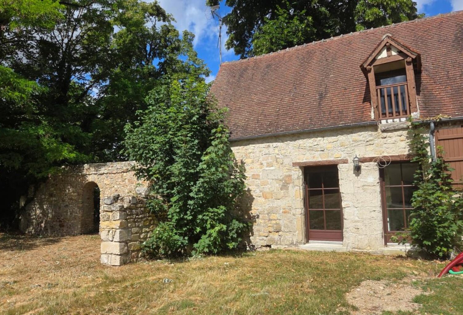COMPIEGNE (60) - Maison en pierre 3p — photo 1