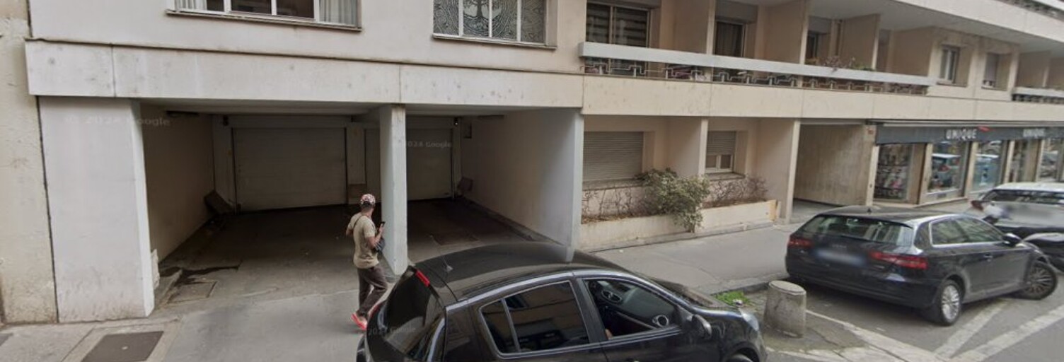 Garage   m² à louer à Lyon 7 (69007)