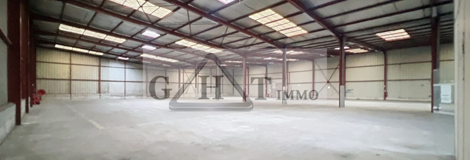 Local industriel  1300 m² à louer à Brie-Comte-Robert (77170)