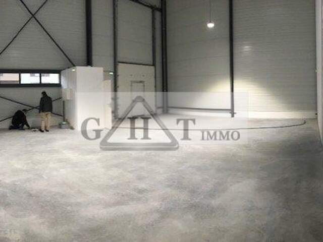 ENTREPOT BUREAU 221 M² A LOUER BUSSY SAINT GEORGES — photo du bien