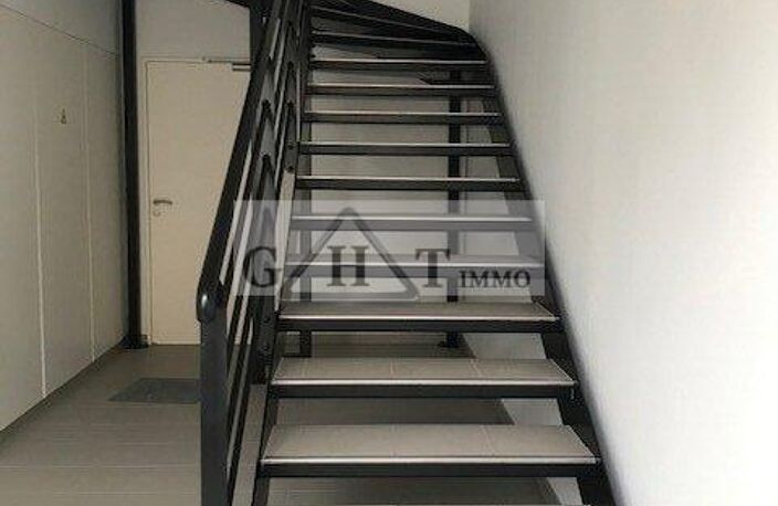 ENTREPOT BUREAU 221 M² A LOUER BUSSY SAINT GEORGES — photo 5
