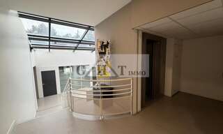 Commerce  389 m² à louer à Évry-Courcouronnes (91000)