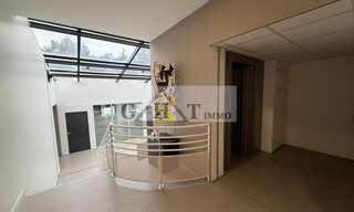 Commerce  311 m² à louer à Évry-Courcouronnes (91000)