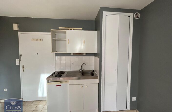 Location appartement 2 pièces 27 m² à Tours (37100) — photo 2