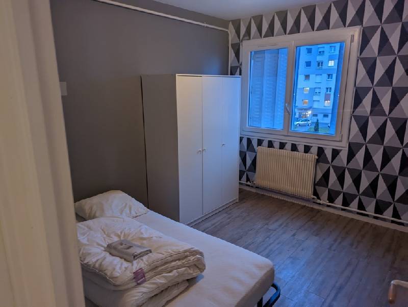 Location Chambre 10 m² à Saint-Priest 500 ¤ CC /mois