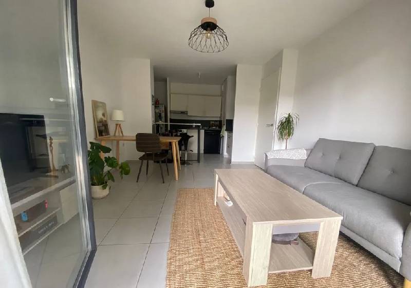 Location T3 62 m² à Oullins 990 ¤ CC /mois