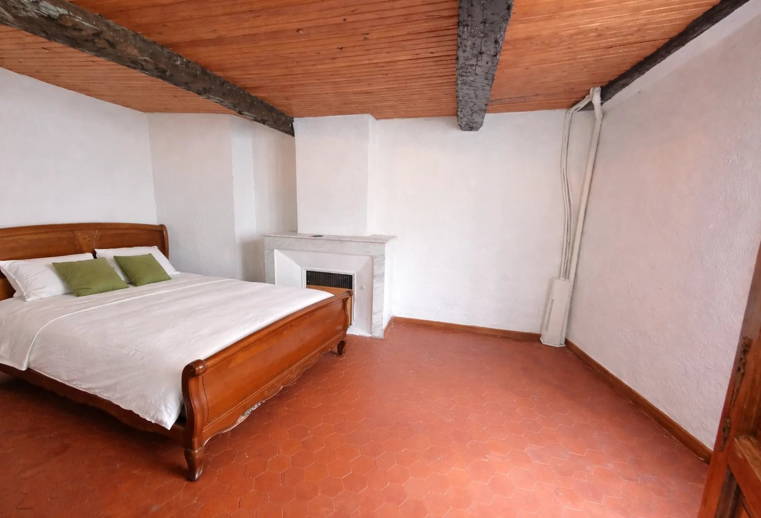 PIGNANS – IMMEUBLE 2 LOGEMENTS – STUDIO + T3 EN DUPLEX LOUÉ — photo 1