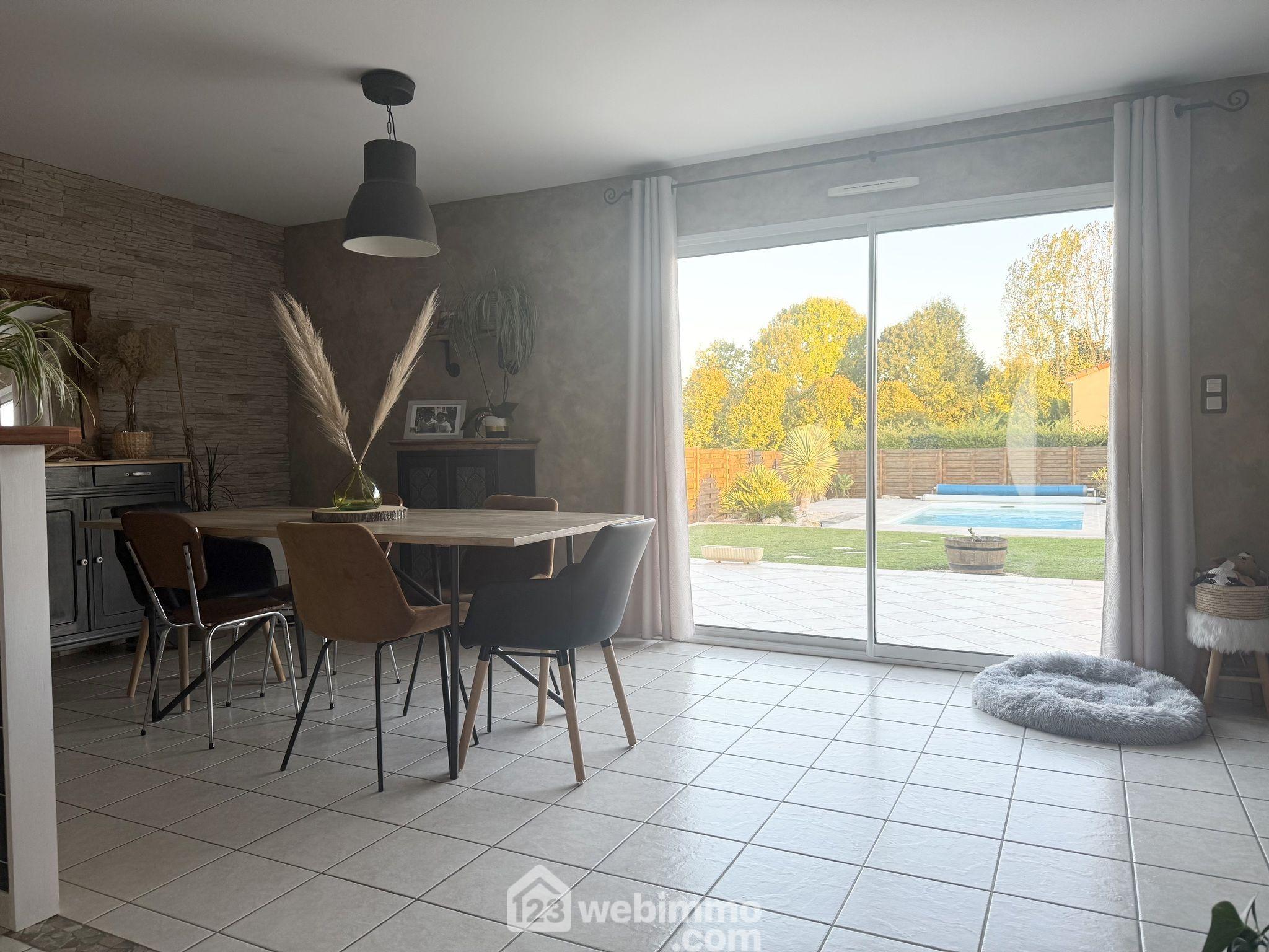 Photo Maison - 103m² - Champigny en Rochereau image 2/4
